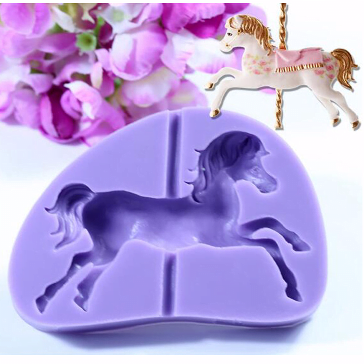 Cute Carousel Horse Shaped Eco-friendly Silicone Cake Decoration Mold